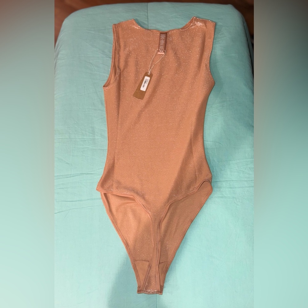 Skims Size xxs Glisinette Crew Neck Bodysuit Shimmer Ochre NWT BS-CRW-1343